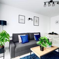 Warsaw Inside Solec with Private Parking