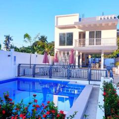 Charming 3 bedroom Events Place with private pool