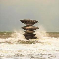 TINY APT w/ balcony and SEAVIEW, even out of your bed !