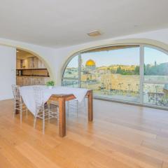 Western Wall View Apartment