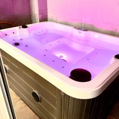 Relax Apartment - private Jacuzzi/SPA with 2bedrooms (A/C) - Netflix - 24 h/entry
