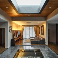 Baan Bua BT17 by Villacarte