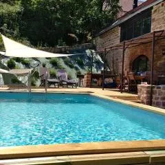 Villa spacieuse à Noailhac avec piscine privée
