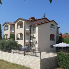Studio apartment in Porec with balcony, air conditioning, WiFi 4676-6