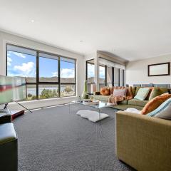 Jasper 4 - 3BR Apartment l Central Location l Lake Views l WiFi l Air-Con