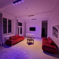 RAJ Living - 300m2 Loft with 7 Rooms - 15 Min Messe DUS & Old Town DUS