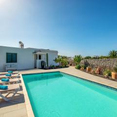 Villa Sarita Sol by Villa Plus