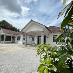 Rumah Tamu Zeha Muar Johor