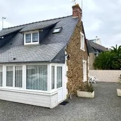 Maisonnette à 150m du centre-ville et des commerces à PERROS-GUIREC - Réf 922