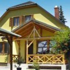 Klimatisierte Ferienwohnung in Balatonboglár mit Möblierter Terrasse