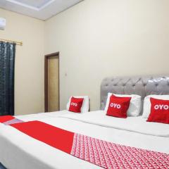 SUPER OYO 92075 Sky Residence Mawar