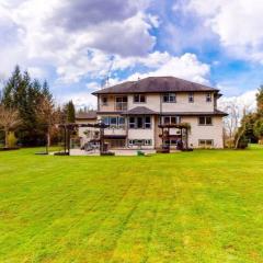 Beautiful 3-bedroom Suite on 1 Acre