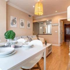 Estadio del Sevilla, 3 hab, 8 plazas y metro