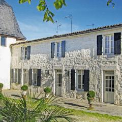 Nice Home In Beurlay With 2 Bedrooms, Wifi And Heated Swimming Pool