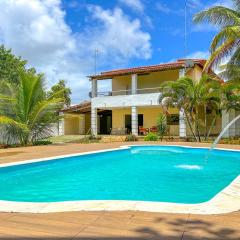 Casa com piscina em Itacimirim BA