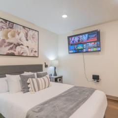 Modern City Suite With All the Amenities