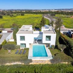 Villa BEA - Clever Details, Luxury, Golf views, Sleeps 10