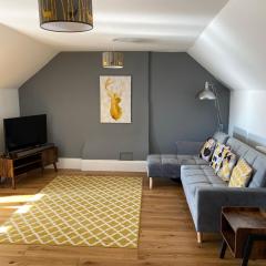 Stylish Georgian Apartment In An Ideal Location