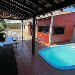 Casa com Piscina e áreas Gourmet com churrasqueira em Foz do Iguaçu