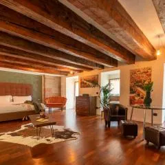Aurelia Luxury - Piazza delle Erbe