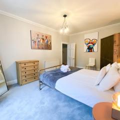 Rose Street's Hidden Treasure- 2Bed Newly Refurbished Apt