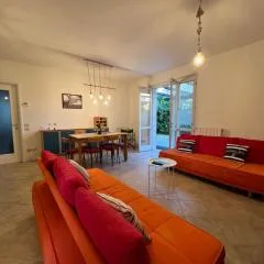 A 2 passi dal mare - seaside apt with backyard