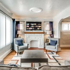 "Elizabeth Lake House" ~Sleeps 7~ Pontiac/GM Exec