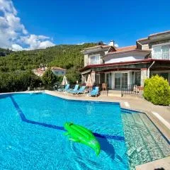 Family-Friendly 4 BR Villa with Pool and Garden - Fethiye