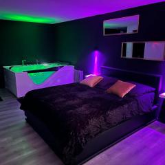 Love Room du Pavillon Gite indépendant avec SPA à 50 min de Lyon dans le Beaujolais