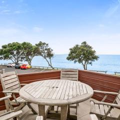 Remarkable Red Beach - Red Beach Holiday Home