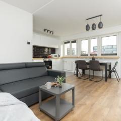 Ochota Spacious Apartment with Parking by Renters