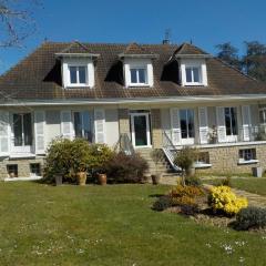 CHARMANT APPARTEMENT DANS MAISON DE CARACTERE