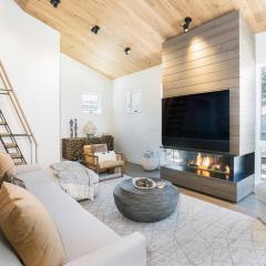 Luxury Stay! 2 Min to Gondola - Ski Storage, Sauna, Heated Garage, Gym condo