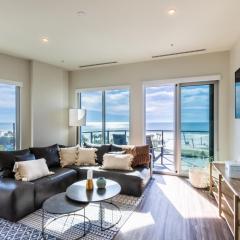 Elegant 4 BR Beachfront, Luxury Condo with Rooftop Pool Next to the Hangout