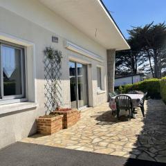 Maison 3 chambres à 100m de la plage avec grande terrasse, jardin clos et parking - Jullouville - FR-1-361-429