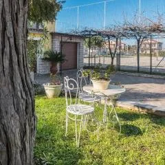 Lovely Apartment In Finida With Wifi