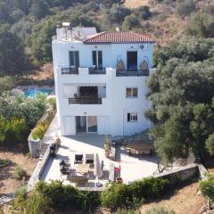 Villa Armonia in Crete, quiet with sea view & pool