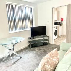 2.Superb Serviced Apartment - free on road parking