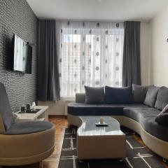 Djuric Apartman, Kraljevi Cardaci