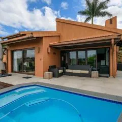 San Lameer Villa 14110 - 5 Bedroom Luxury - 10 pax - San Lameer Rental Agency