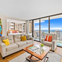 Waikiki Banyan 1BR with Great Ocean Views, Steps to Beach & Parking!