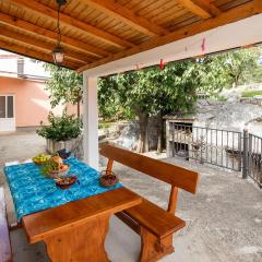 Awesome Home In Peracko Blato With 2 Bedrooms And Wifi