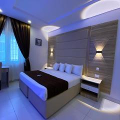 Stylish 4-Bedroom Apartment in Ikoyi