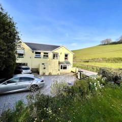 Charming Countryside Cottage Ground Floor Apartment in Combeinteignhead Devon