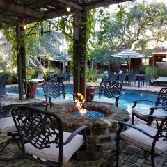 Cedar Oaks Inn The Bath House