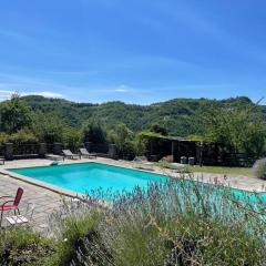 Borgo Il Cantuccio - Casa Grande con piscina condivisa