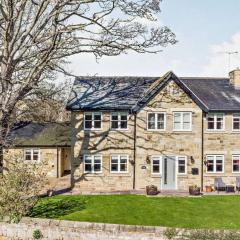 Alnside Lodge near Alnmouth with hot tub