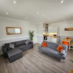 Lakeview Apartment, central location, Sea and Lake view, free parking