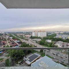 Platino, beside Paradigm Shopping Mall, free wi-fi, 4 bedrooms & 3 toilets, up to 12pax