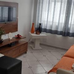 Apto 1 suíte a 30 mts. da Praia do Tombo - Guarujá